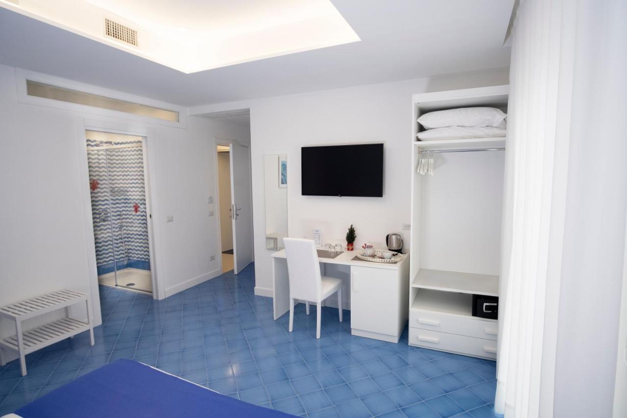 Domus Sole Bed & Breakfast Sorrento Bagian luar foto
