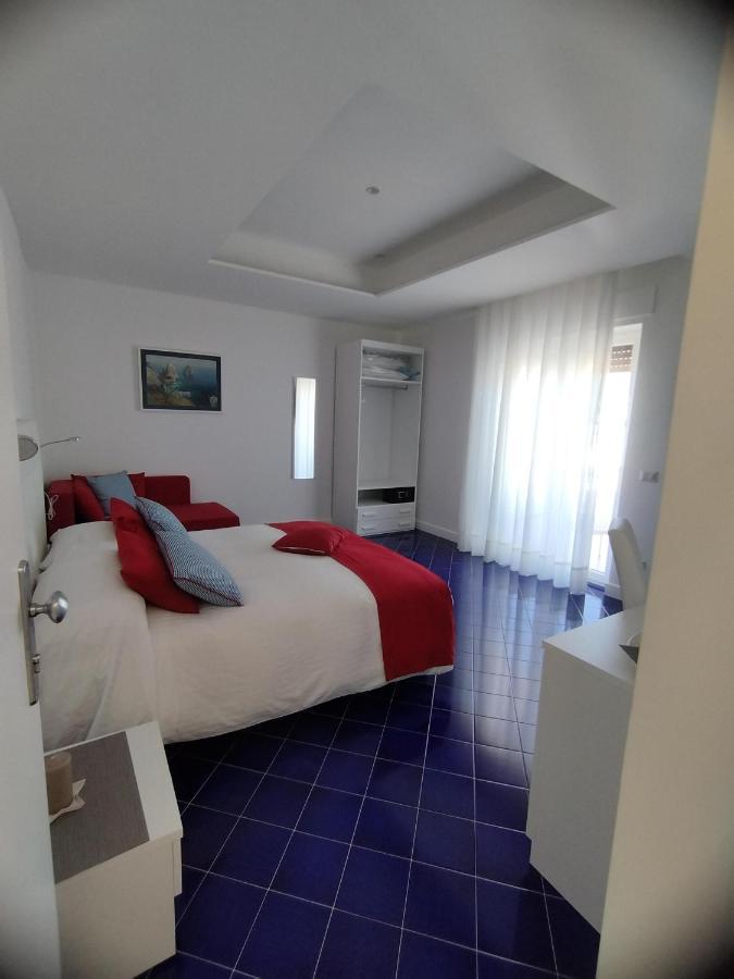 Domus Sole Bed & Breakfast Sorrento Bagian luar foto